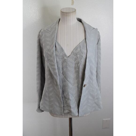 Armani Collezioni Blazer Womens Size 6 Silver Gray Leaves Print Shell Tank - Picture 1 of 11